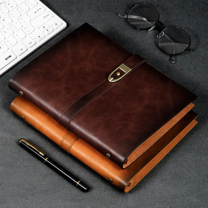 Cahier en cuir de haute qualité A5 avec boucle pour cadeau - Product Image 1