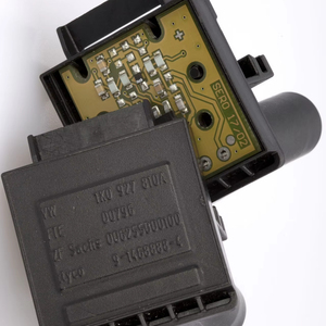 Hot Melt Glue Machine for Wire Harness & Sensor Low Pressure Molding - Product Image 1