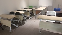 Table de formation modulaire pliable en gros avec roulettes et panneau de séparation pour salle de classe, réunion, formation