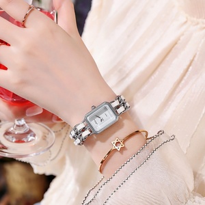 Nuovo orologio di lusso Designer di lusso orologio classico al quarzo nero orologio da polso in metallo orologio di lusso da <span class=keywords><strong>donna</strong></span> <span class=keywords><strong>orologi</strong></span> di moda - Product Image 4