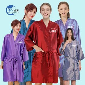 Robe de salon pour client, cape personnalisée avec logo, robe de coiffure anti-taches, blouse pour <span class=keywords><strong>coiffeur</strong></span>, coupe de cheveux, coloration de cheveux, maquillage pour femmes - Product Image 4