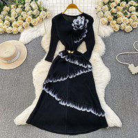 Gaun Lipit V-Neck Vintage Mewah Wanita Dekorasi Bunga 3D Lengan Panjang Berlipit Gaun Wanita Elegan