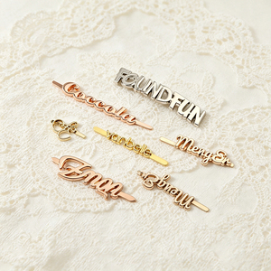 ป้ายโลหะผสมสังกะสีสลักลายสำหรับกระเป๋าถือ โลโก้ 3 มิติแบบกำหนดเอง ป้ายกระเป๋าแฟชั่น - Product Image 6