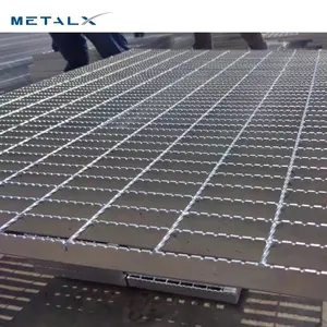 galvanized steel grating plate size 3000mm*500mm*3 steel covers stair nosings for walk step grating