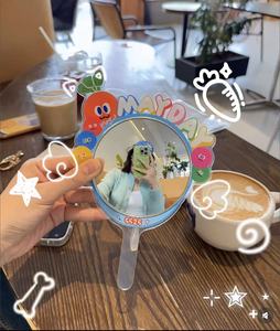 <span class=keywords><strong>Miroir</strong></span> <span class=keywords><strong>à</strong></span> selfie personnalisé en acrylique pour concert, <span class=keywords><strong>miroir</strong></span> convexe rond miniature <span class=keywords><strong>à</strong></span> main, outil de réflexion portable pour les fans de Kpop - Product Image 2