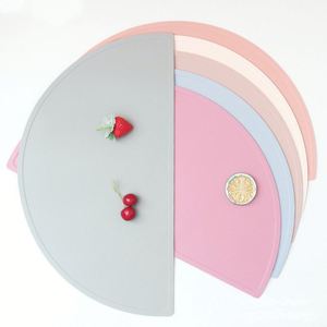 Cross-Border Direct Supply Food-Grade Silicone Anti-Scalding <b>Mats</b> Fan-Shaped <b>Plate</b> <b>Mats</b> Table Insulation for Baby Dining Set - Product Image 1