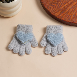 <span class=keywords><strong>Guanti</strong></span> carini con logo personalizzato all'ingrosso per 2025 nuovi <span class=keywords><strong>guanti</strong></span> <span class=keywords><strong>invernali</strong></span> caldi peluche da ragazza ispessiti a prova di freddo - Product Image 2