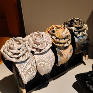 Serre-tête extensible à fleurs bohèmes pour mariages et fêtes - Product Image 2