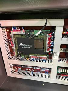 Máquina de Moldeo por Inyección Horizontal YIZUMI de 180 Toneladas con Motor Servo PLC y Caja de Engranajes de Bomba - Mejor Precio - Product Image 6