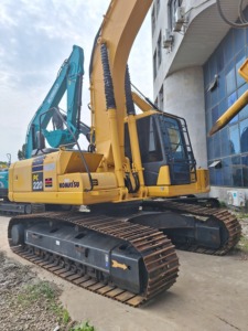 รถขุดโคมัตสึญี่ปุ่นราคาดี 22 ตัน รถขุดมือสองรุ่น PC220-7 สำหรับงานเกษตรและบำรุงรักษาถนน - Product Image 6