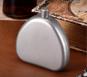 Flacon en titane pur 220 ml, portable, pour le <span class=keywords><strong>camping</strong></span> en plein air, bouteille à whisky, bouteille à vin, gourde en métal, flacon à liqueur - Product Image 1