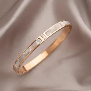 मूल डिजाइन स्टेनलेस स्टील रंग खुले चूड़ी 18K सोना मढ़वाया आयताकार रंग जिक्रोन कंगन महिलाओं के लिए उपहार