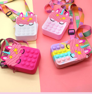 Vente flash : Sacs à main et sacs à main pour enfants mignons en forme de licorne Popit, petits sacs à main en silicone Pop It pour filles et mini sacs à main - Product Image 2