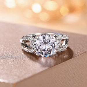 Anillo de Diamantes Q632 en Oro Blanco, Corte Brillante Redondo, Color G Natural, Joyería de Compromiso para Mujer - Product Image 4