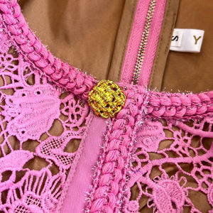 Robe Élégante Française d'Été, Industrielle Lourde, Tempérament, Dentelle Épissée, Manches Courtes Creuses, Col Trapèze, Robe Ajustée - Product Image 6