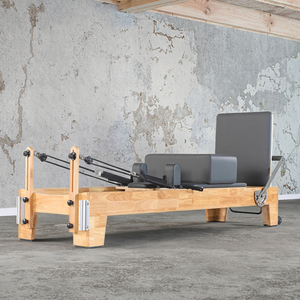 Machine de Pilates Reformer en bois de chêne avec cadre pliable et roues de transport, machine de Pilates Reformer classique pour les salles de sport - Product Image 1