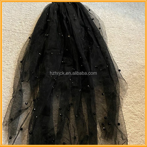 Velo da sposa gotico di Halloween con perle, accessori per capelli per addio al nubilato, velo nero 'Bride or Die' - Product Image 3