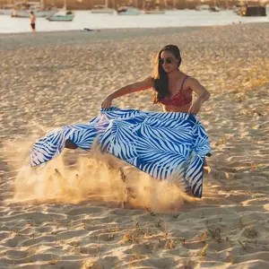 Handuk ukuran penuh serat mikro kustom Super lembut handuk pantai pribadi