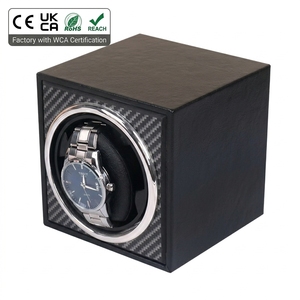 <span class=keywords><strong>Remontoir</strong></span> de <span class=keywords><strong>montre</strong></span> individuel économique à motif fibre de carbone avec étui en similicuir et coussin en mousse à mémoire de forme pour montres de luxe, certifié WCA - Product Image 1