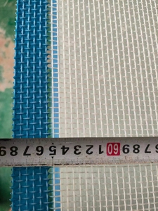 Yüksek Kaliteli %100 <span class=keywords><strong>Polyester</strong></span> Düz Dokuma Kare Delikli Örgülü Konveyör Bandı Mavi ve Beyaz Izgaralı Bant Filtre Pres Bezi - Product Image 1