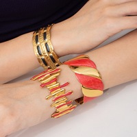 Bracelet Femme Personnalisé Géométrique en Acier Inoxydable Électroplaqué Irrégulier Luxe Simple Bracelet Ouvert Bijoux pour Femme