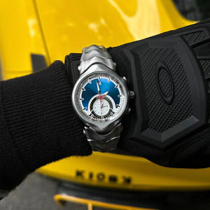 Montre en acrylique résistante à l'eau 50m, design original vintage Y2K, rétro non conventionnel, écologique, pour hommes et femmes - Product Image 4