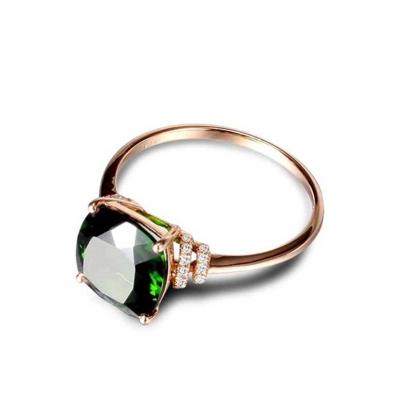 สีเขียว