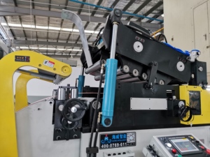 Máquina Procesadora de Láminas Metálicas Bibo Haiwei 3 en 1, Desenrollador, Enderezador y Alimentador Automático, 2.2-4.5kw, 1-18m/min, Capacidad 5t, 380v - Product Image 3
