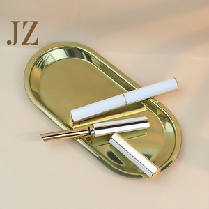 Jinze lungo e sottile di <span class=keywords><strong>goccia</strong></span> <span class=keywords><strong>a</strong></span> forma di tubo del rossetto di colore oro con bianco autoadesivo di cuoio contenitore di rossetto - Product Image 1