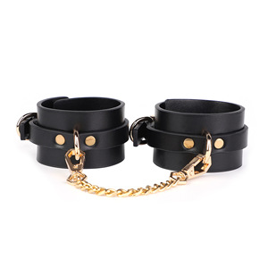 Высококачественные кожаные наручники для БДСМ, регулируемые, с серебряной металлической пряжкой. - Product Image 5