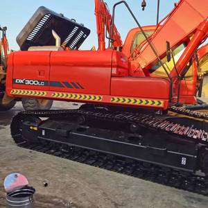 Excavadora de cadenas Doosan DX300LC negra, equipo de construcción de alta resistencia con 1 año de garantía en motor, caja de cambios y PLC - Product Image 3