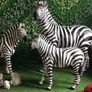 Large Animatronic Giraffe Statue Resin Crafts Garden Statue of a Key for <strong>Animal</strong> <strong>Lovers</strong> - Product Image 3
