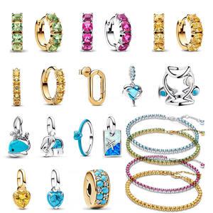 Abalorios y dijes DIY de plata 925 con circonita para la creación de joyas unisex: pendientes brillantes ajustables de ballena, elefante y delfín, y pulsera tenis - Product Image 1