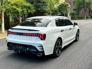 Auto Usado <span class=keywords><strong>2022</strong></span> Lynk & Co 03 1.5T Sedán Gasolina Automático Estándar de Emisiones Euro 6 Bajo Kilometraje Volante a la Izquierda para Exportación Global al por Mayor - Product Image 3