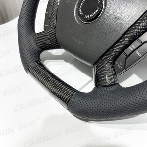 Volant en fibre de carbone noir pour Chevrolet Silverado avec cuir perforé pour Chevrolet Accessoires de voiture personnalisables Hot - Product Image 4