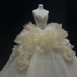Robe de mariée de bal NT39 élégante, style vintage moderne, coupe Empire, avec appliques en dentelle et cristaux, fleurs 3D - Product Image 4