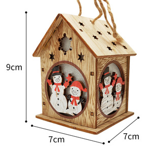Ornement de Noël en bois lumineux à suspendre, décorations peintes à la main en couleur, motif Père Noël, rennes et bonhomme de neige - Product Image 2