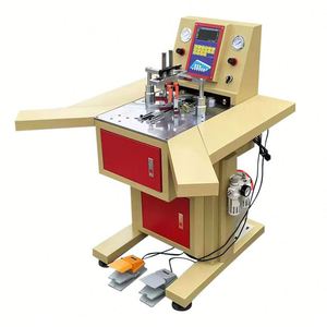 Machine automatique CNC de pose d'angles pour cadres photo, machine à clouer en V pour cadres - Product Image 3
