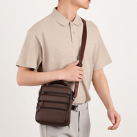 Sac messager homme en cuir de vachette pleine fleur personnalisé, marron, avec bandoulière réglable en nylon et multiples poches