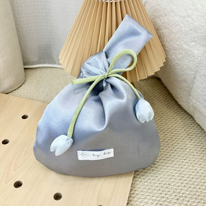 Bolsa de Satén Ligera con Cordón, Fácil de Empacar Ropa, Llaves, Cosméticos para Viajes y Almacenamiento - Product Image 3