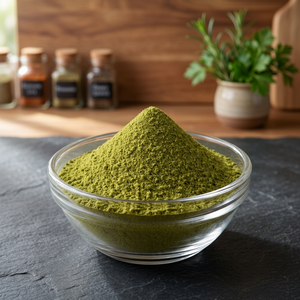 Poudre de feuilles de Moringa Oleifera de qualité alimentaire, extrait végétal séché à l'air chaud, riche en chlorophylle, poudre verte en pot en verre - Product Image 3