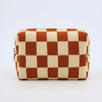 Nouvelle Trousse de Maquillage 2026 Broderie Renard Mignon à Carreaux, Pochette Cosmétique Tricotée à la Main, Organisateur de Maquillage Esthétique Unique