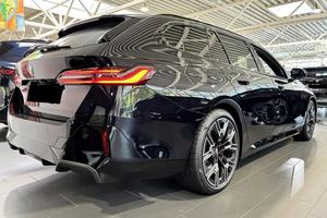 <span class=keywords><strong>BMW</strong></span> Serie 5 Touring <span class=keywords><strong>530e</strong></span> xDrive M Sport 2024 de Alto Rendimiento, Usado, Listo para Enviar - Product Image 3