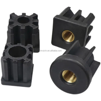 Tube carré en plastique noir 25mm 32mm 38mm composants de connexion de convoyeur inserts de pied raccord de Tube PA avec insert fileté