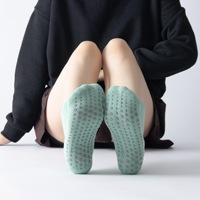 Chaussettes de yoga et de pilates Bioserica Era personnalisées anti-odeur, tricotées sur mesure, pour l'exercice, la danse, avec grip, chaussettes mi-mollet pour le pilates