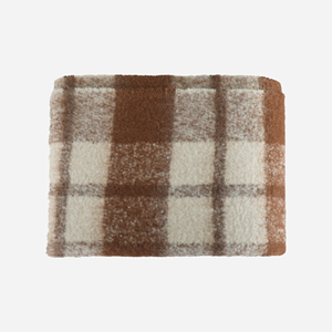 Manta Tejida con Flecos de Mohair Blanca y Marrón, Diseño a Cuadros, Ecológica, para Todas las Estaciones - Product Image 6