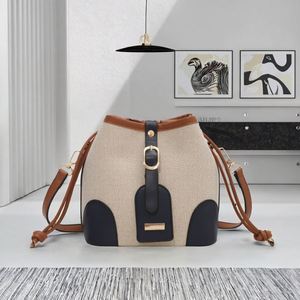 Sac hobo extra-large en cuir de vache fait à la main avec fermeture éclair durable et bandoulière ronde pour un usage quotidien ou de - Product Image 3