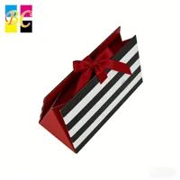 Boîte cadeau de Noël personnalisée avec logo en relief à rayures noires et blanches, petit nœud en ruban, emballage de boîte cadeau pour les cadeaux de fête