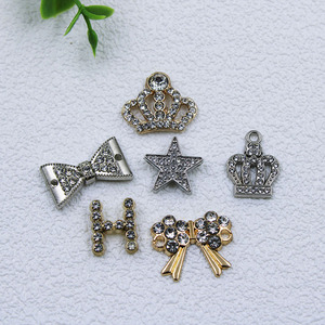 Tùy Chỉnh Hợp Kim Sao Vương Miện Bow Mô Hình Rhinestone May Kim Loại Nhãn Hiệu Logo Quần Áo Túi Kim Loại Thẻ Cho Ví Mũ Đồ Bơi - Product Image 2