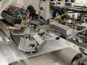 Welldone hiệu suất tốt bé Quần dây chuyền sản xuất máy móc bé tã máy dùng một lần tã Máy làm - Product Image 5